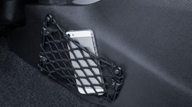 Suzuki Cargo net - passenger footwell