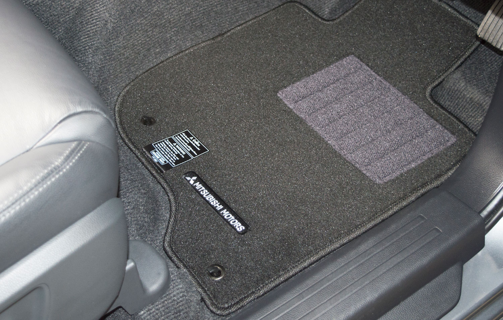 Mitsubishi Shogun Sport Textile Mat Set - Classic