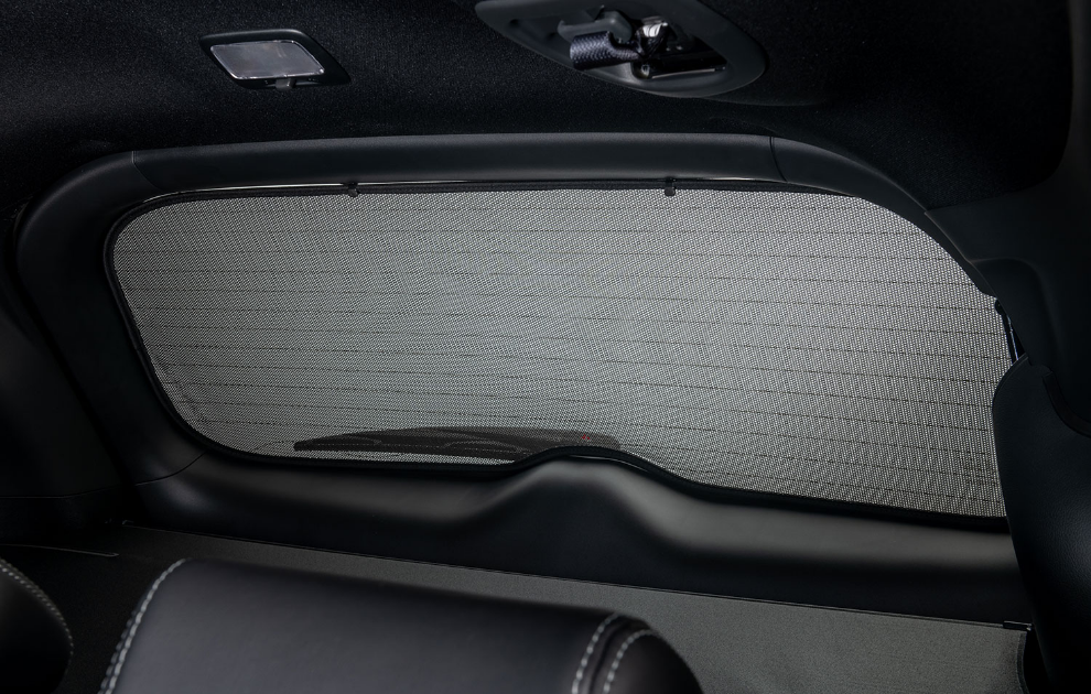 Mitsubishi Sunblind, Rear Window