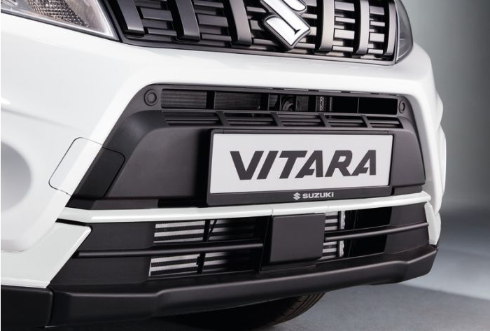 Suzuki Front Bumper Centre Accent Line White