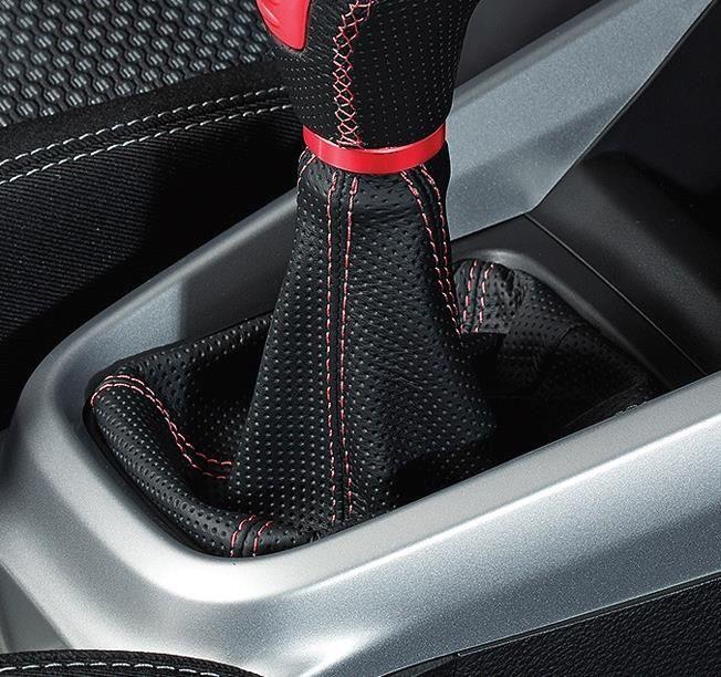 Suzuki Vitara Leather Gear Boot - Black/Red