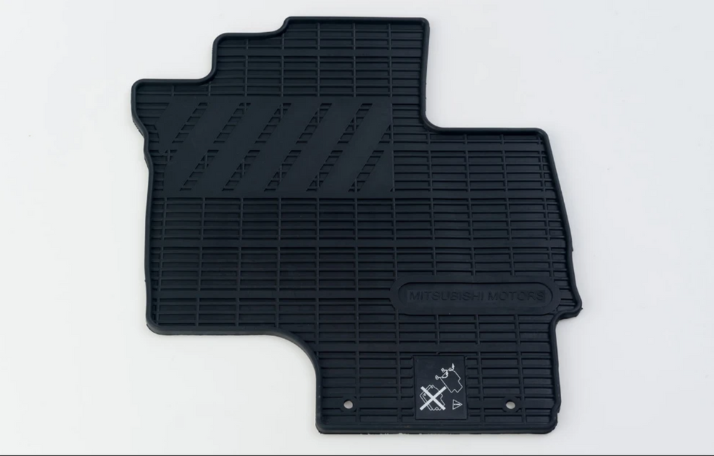 Mitsubishi Outlander PHEV 2020 Rubber Mat Set