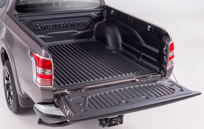 Mitsubishi L200 Bed Liner, Over Rail D/C